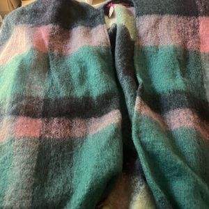 NWT chunky rauna with fringe